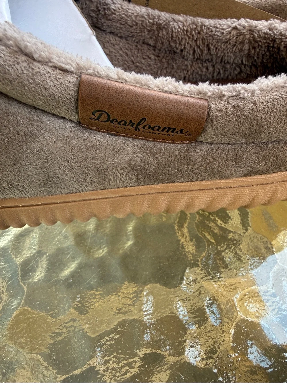 Dearfoams cozy, comfort men’s notch, clog slippers (Taupe)